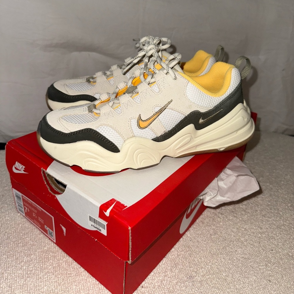 Nike tech hera